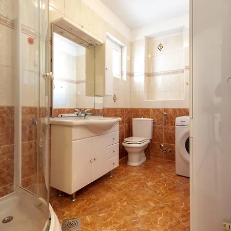 Cozy 1-bedroom Near The Center Of Apartment Trogir