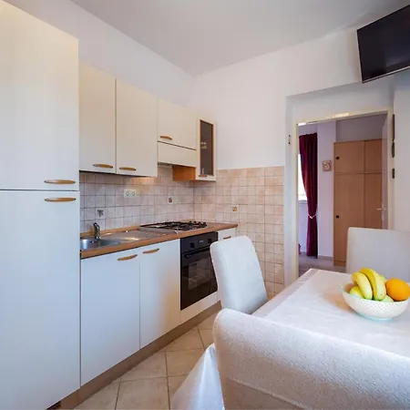 Apartment Cozy 1-bedroom Near The Center Of